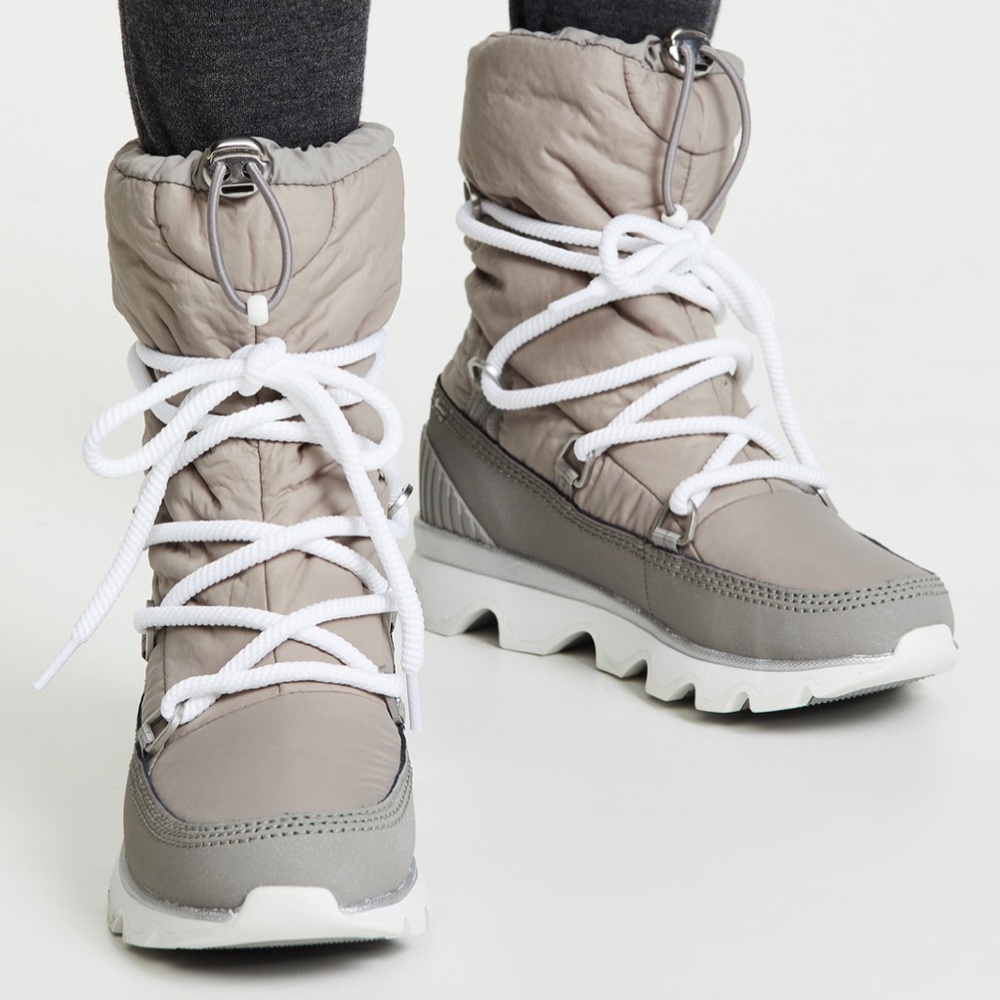 Brand New Sorel Kinetic Boots size 10